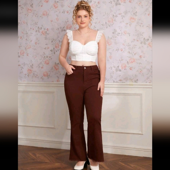 SHEIN MOD Plus Contrast Lace Ruched Bustier Top - White, Size 0XL - Picture 4 of 10